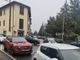 Traffico e pericoli per la viabilità davanti all'asilo di Giubiano