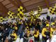Non è l'Acinque Ice Arena ma la Sapiens Arena di Pergine invasa dai tifosi gialloneri del Varese la sera di Santo Stefano: se questo non è amore... (foto Fabrizio Gamberini - PhotoSport &amp; More)