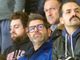 Matteo Floccari, a destra, al suo posto di battaglia al palaghiaccio. Accanto a lui il presidente Carlo Bino