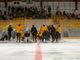 Il primo applauso della nuova stagione per i Mastini campioni da parte dei 200 incredibili tifosi arrivati all'Acinque Ice Arena (foto Alessandro Galbiati)