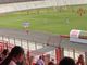 Il Varese chiude la stagione con una sconfitta, ma ai tifosi non interessa: applausi per i biancorossi