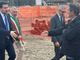 Salvini promette di risolvere il problema del traffico sulla Vergiate-Besozzo: «Faremo tutte le rotonde»