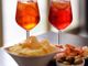 Aperitivo in Liguria? Una turista: «Da mangiare solo per tre. La Coca non dà diritto agli stuzzichini» Aperitivo in Liguria? Una turista: «Da mangiare solo per tre. La Coca non dà diritto agli stuzzichini»