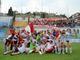 La festa del Varese davanti ai 200 cuori biancorossi giunti a Sanremo con ogni mezzo (foto Ezio Macchi)