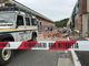 In alto: il luogo del crollo. In basso: il sindaco questa mattina sul luogo della tragedia