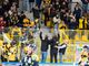 Bolgia &quot;finale&quot; all'Acinque Ice Arena per i Mastini: Czarnecki, Malfatti e Fiori in delirio con il pubblico (foto Alessandro Umberto Galbiati)