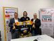 Matteo Torchio, Andrea Schina e il Ceo di OGILink Diego Sampaoli con la divisa da trasferta dei Mastini