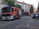 Abitazione in fiamme in via Veratti: vigili del fuoco in azione e strada chiusa
