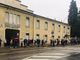 Code al punto tamponi, l'ospedale al sindaco: «Valutiamo di installare una copertura per chi vuole aspettare all'aperto»