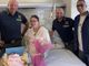 Fiamme gialle e fiocco rosa: donna incinta bloccata nel traffico scortata in ospedale per partorire