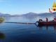Cisterna perde gasolio nel Lago Maggiore, intervengono i vigili del fuoco