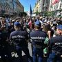 Ungheria, decine di migliaia di persone al Pride di Budapest sfidano il divieto di Orban