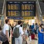 Sciopero, anche oggi stop dei treni: orari, fasce garantite e rimborsi