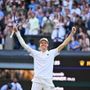 Sinner, il ritorno sul campo di Wimbledon per una foto speciale che omaggia l'Italia