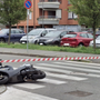 FOTO. Busto: 15enne in scooter centrata da un’auto in uscita dallo stop