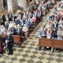 «Beati i nonni che sorridono e rasserenano»: in San Giovanni l’abbraccio dell’arcivescovo ai nonni «Beati i nonni che sorridono e rasserenano»: in San Giovanni l’abbraccio dell’arcivescovo ai nonni