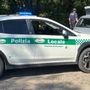Una pattuglia della polizia locale di Arcisate durante un servizio sul territorio (foto d'archivio) Una pattuglia della polizia locale di Arcisate durante un servizio sul territorio (foto d'archivio)
