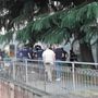 Un momento dell'operazione di polizia a Varese