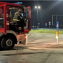 Perde il controllo dell'auto e centra un palo: paura per tre giovani