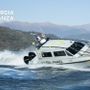 Barca in fiamme sul lago Maggiore, turisti e skipper salvati dalla motovedetta della Guardia di Finanza Barca in fiamme sul lago Maggiore, turisti e skipper salvati dalla motovedetta della Guardia di Finanza