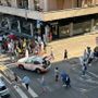 I primi soccorsi in via Carcano (foto inviata in redazione da una nostra lettrice) I primi soccorsi in via Carcano (foto inviata in redazione da una nostra lettrice)