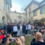 Una foto di gruppo nel saluto alla Pallacanestro Varese