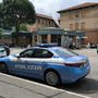 Un uomo aggredisce due agenti della Polizia locale di Busto, bloccato con lo spray
