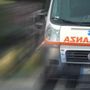 Auto contro moto sulla Provinciale a Taino: ferita una ragazza Auto contro moto sulla Provinciale a Taino: ferita una ragazza