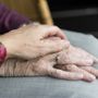 Formazione e supporto per caregiver, nuovo corso gratuito del Centro La Casa di Varese
