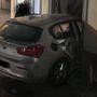 Auto impazzita in piazza Vittorio Emanuele, distrutta una vetrina Auto impazzita in piazza Vittorio Emanuele, distrutta una vetrina