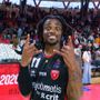L'eroe di Varese-Sassari: Ike Iroegbu L'eroe di Varese-Sassari: Ike Iroegbu