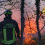 Incendio di Laveno sconfitto: il giorno del grazie e delle indagini sulle cause