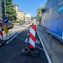 Una transenna sfondata e oggi sostituita: ecco cosa rimane degli incidenti occorsi nella giornata di domenica 24 maggio a due ciclisti in viale Belforte... La corsia ciclopedonale, però, era ed è ancora chiusa Una transenna sfondata e oggi sostituita: ecco cosa rimane degli incidenti occorsi nella giornata di domenica 24 maggio a due ciclisti in viale Belforte... La corsia ciclopedonale, però, era ed è ancora chiusa