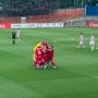 Tutti su Cosentino dopo l'1-0 Tutti su Cosentino dopo l'1-0