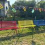 Le tre panchine colorate donate alla scuola primaria di Bardello dal comitato genitori Le tre panchine colorate donate alla scuola primaria di Bardello dal comitato genitori