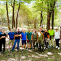 Un'immagine della visita al bosco risanato di Comerio