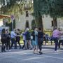 Il Centro Divers'età di Besozzo compie 30 anni e via Zangrilli si trasforma in pista da ballo