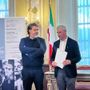 Il direttore artistico del festival Andrea Chiodi con il sindaco di Varese Davide Galimberti