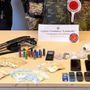 Il materiale sequestrato dai carabinieri Il materiale sequestrato dai carabinieri