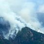 Incendi nel Vco, due Canadair in azione. Candiani: «Chiesti rinforzi, situazione molto impegnativa»