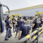 Immigrazione clandestina, rimpatriati 23 cittadini egiziani: uno di loro espulso dalla Questura di Varese Immigrazione clandestina, rimpatriati 23 cittadini egiziani: uno di loro espulso dalla Questura di Varese
