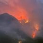 Incendi nel Vco: le fiamme si avvicinano alle case a Pallanzeno, canadair ed elicottero in azione. Migliora la situazione a Cimamulera Incendi nel Vco: le fiamme si avvicinano alle case a Pallanzeno, canadair ed elicottero in azione. Migliora la situazione a Cimamulera