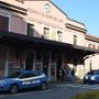 Appicca il fuoco a due vagoni nella notte a Varese Nord: arrestato un 34enne Appicca il fuoco a due vagoni nella notte a Varese Nord: arrestato un 34enne