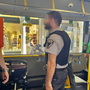 La guardia privata presente oggi su un'autobus urbano di Autolinee Varesine La guardia privata presente oggi su un'autobus urbano di Autolinee Varesine