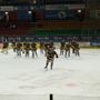 Pizzo commosso davanti alla squadra corre verso la curva a fine partita Pizzo commosso davanti alla squadra corre verso la curva a fine partita
