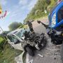 Scontro tra un'auto e un trattore nel Comasco: muore 22enne Scontro tra un'auto e un trattore nel Comasco: muore 22enne