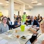Sindaco e assessori a pranzo con bambini e bambine nella nuova mensa della scuola Sacco Sindaco e assessori a pranzo con bambini e bambine nella nuova mensa della scuola Sacco