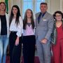Da sinistra Michele Di Toro, Ivana Perusin, Stefania Rollo, Luisa Bamonte, Andrea Sinigaglia, Rossella Dimaggio e Laura Broggi Da sinistra Michele Di Toro, Ivana Perusin, Stefania Rollo, Luisa Bamonte, Andrea Sinigaglia, Rossella Dimaggio e Laura Broggi