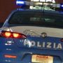 Minorenni con il coltello seguono un automobilista per rapinarlo: arrestati dalla polizia