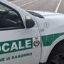 Minorenni al parco con coltello di 19 centimetri e droga: denuncia e sequestri della polizia locale Minorenni al parco con coltello di 19 centimetri e droga: denuncia e sequestri della polizia locale